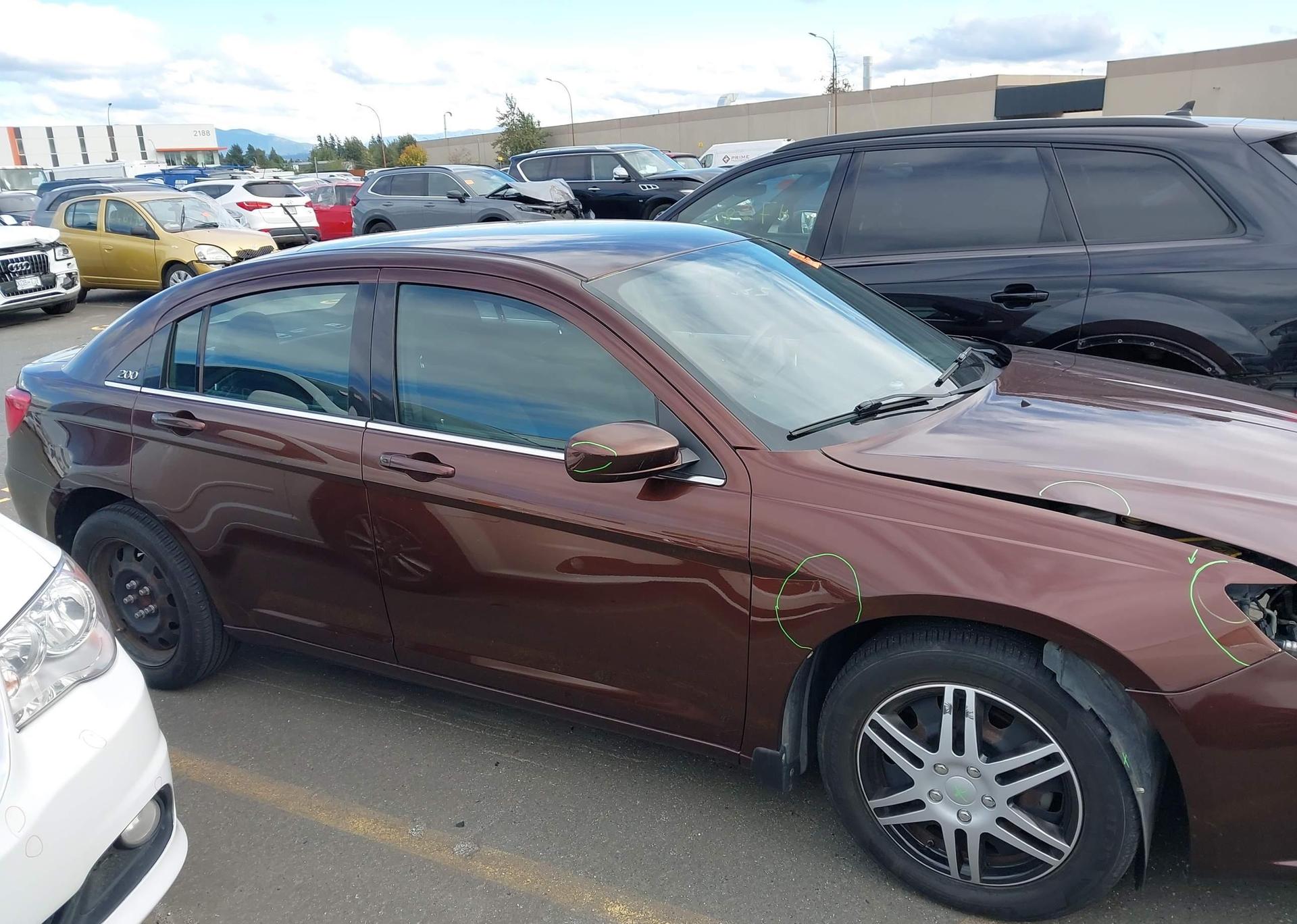 2013 CHRYSLER 200
