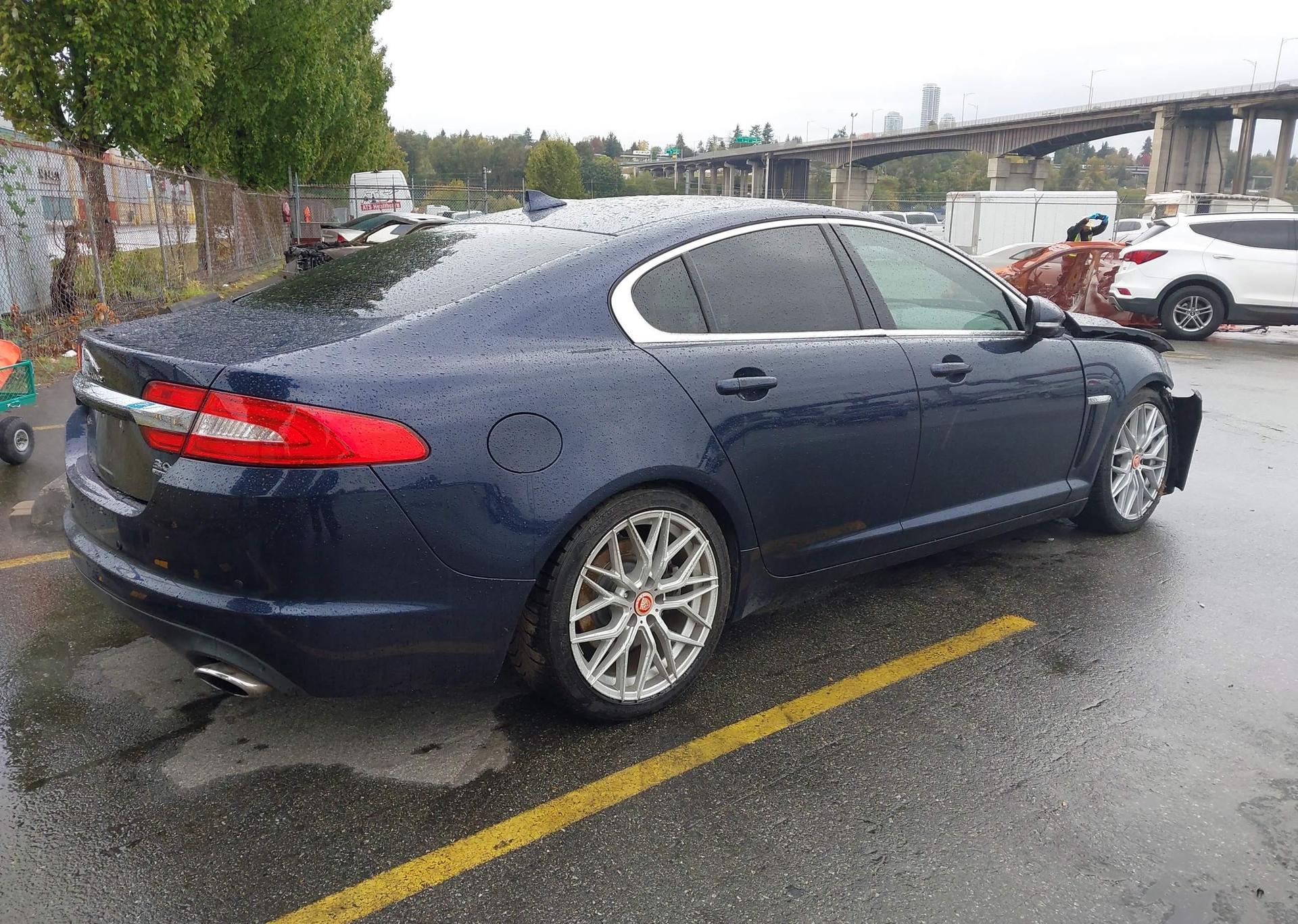 2015 JAGUAR XF
