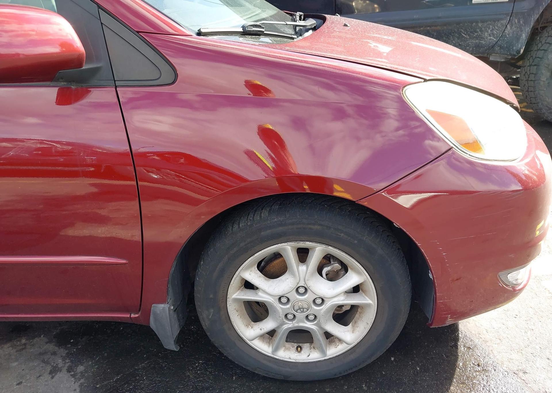 2004 TOYOTA SIENNA XLE