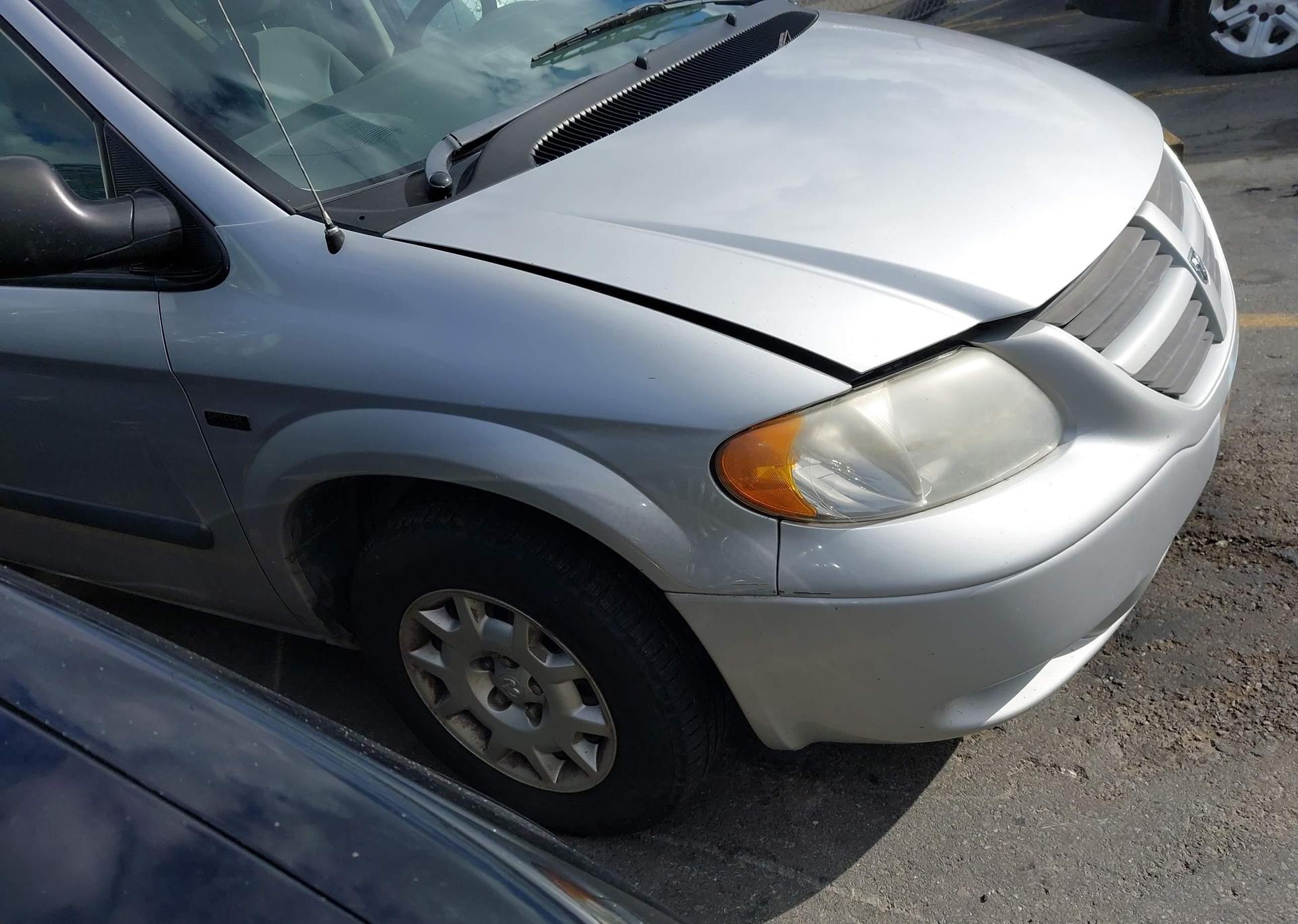 2005 DODGE CARAVAN SE