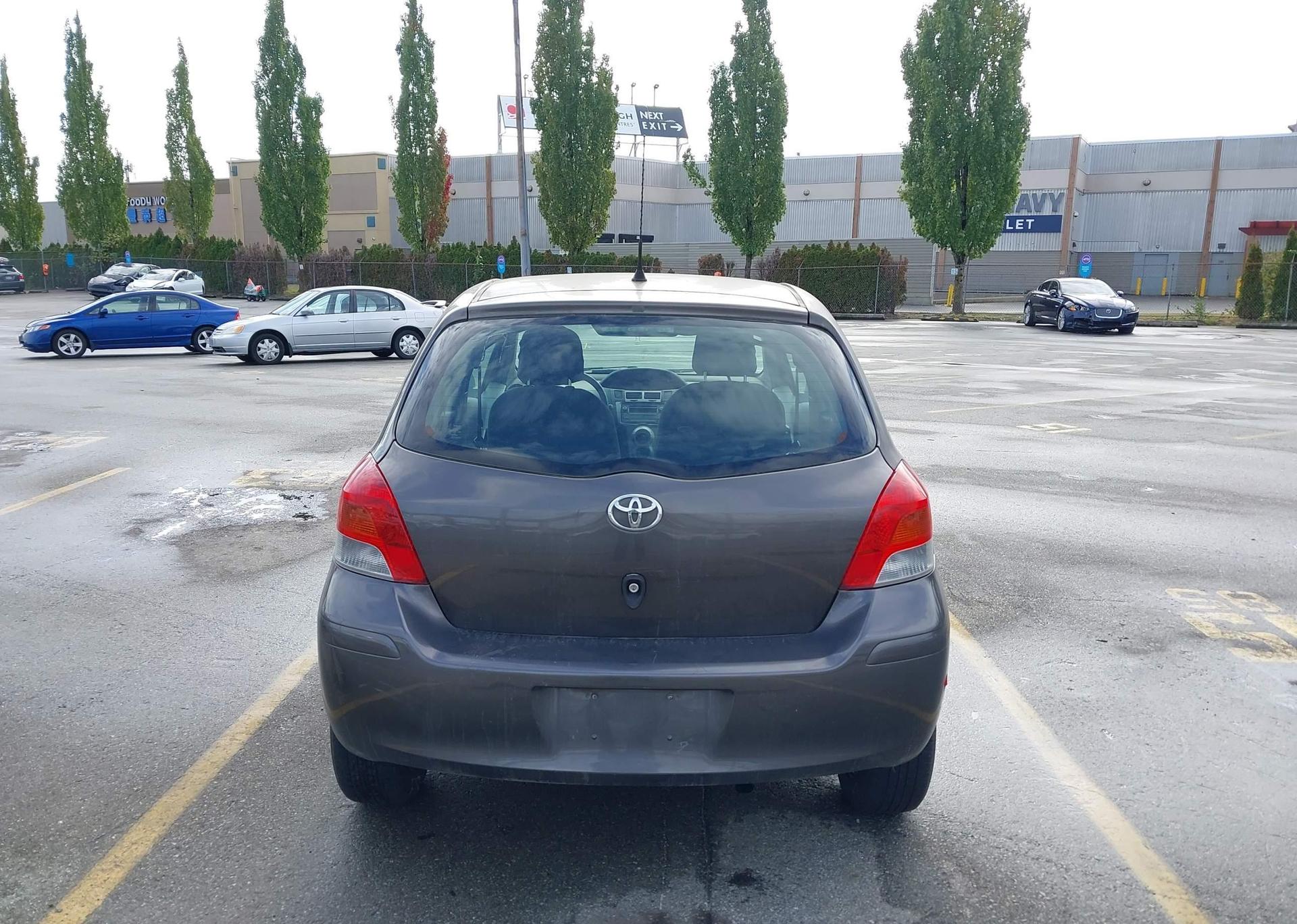 2010 TOYOTA YARIS
