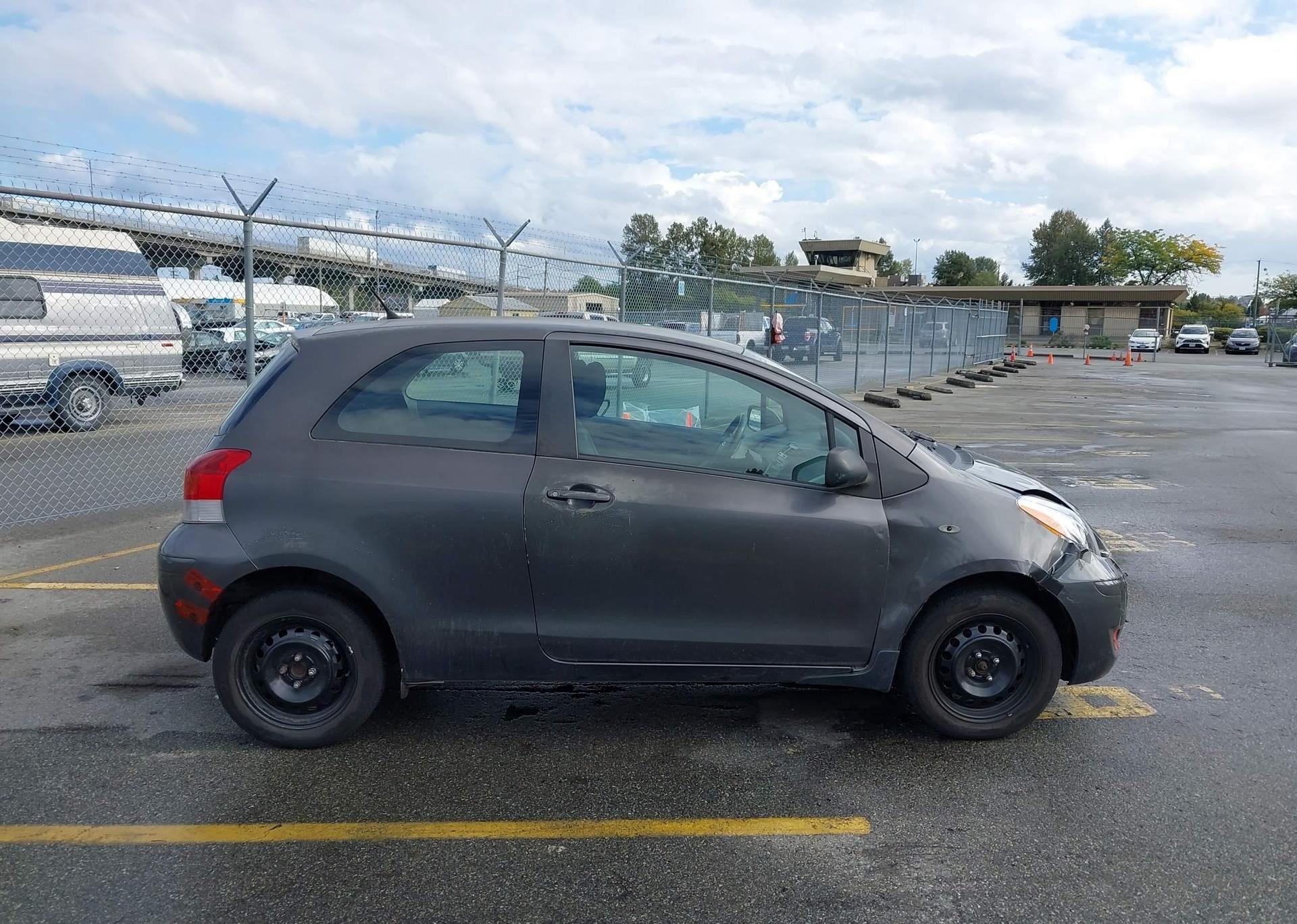 2010 TOYOTA YARIS