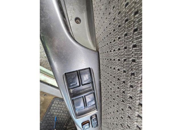 2009 TOYOTA SIENNA CE