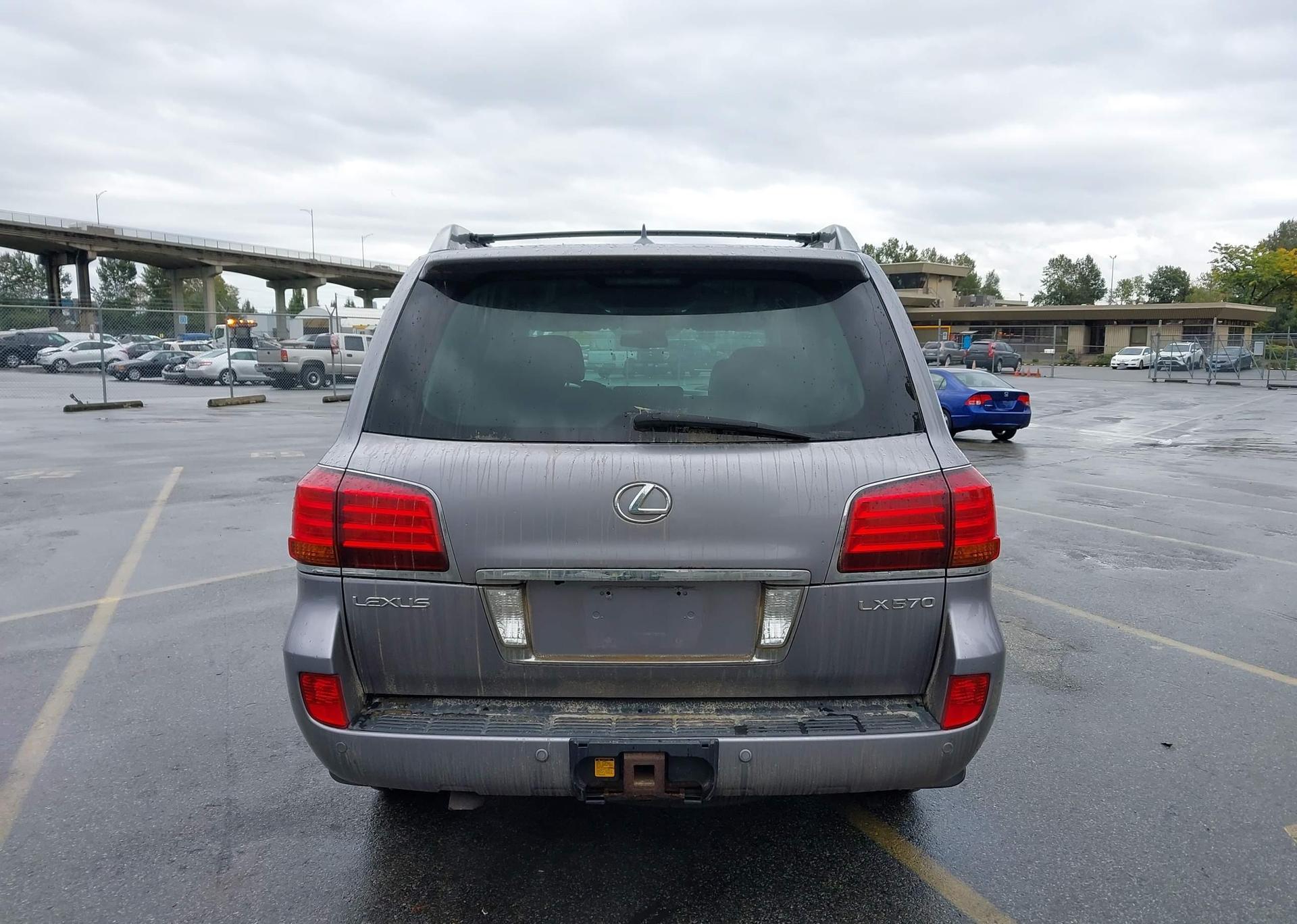 2009 LEXUS LX 570