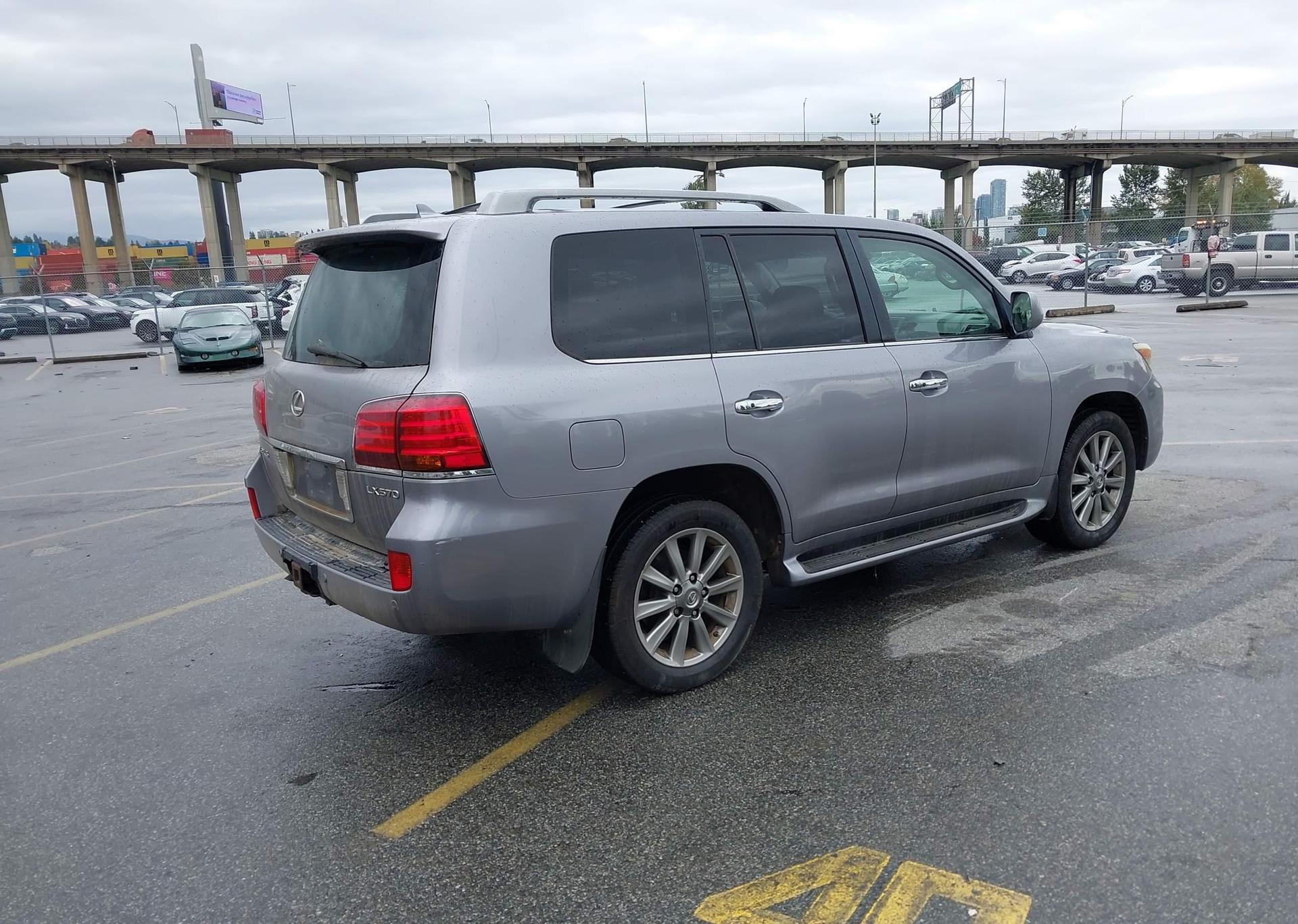 2009 LEXUS LX 570