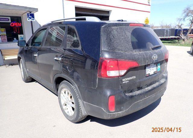 2015 KIA SORENTO LX