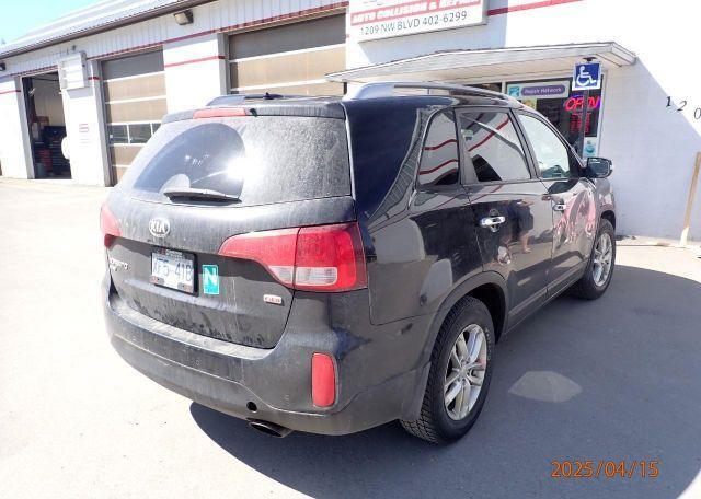 2015 KIA SORENTO LX