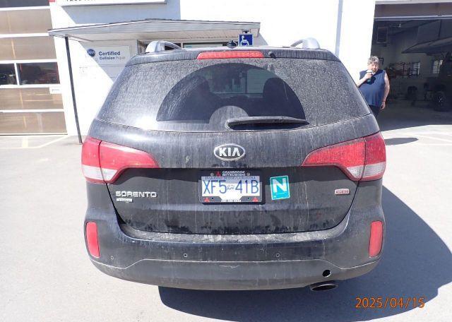 2015 KIA SORENTO LX