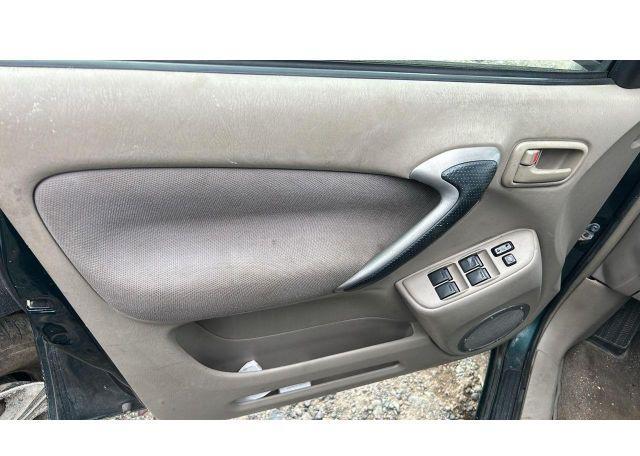 2001 TOYOTA RAV4