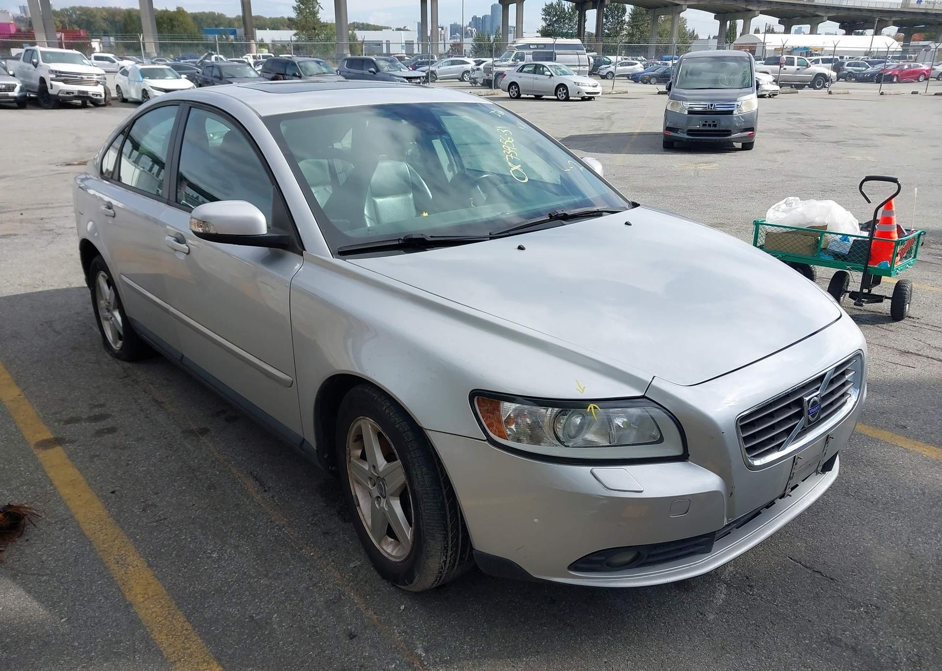 2010 VOLVO S40
