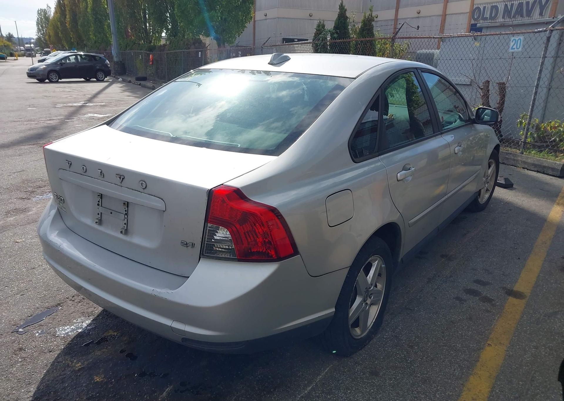 2010 VOLVO S40
