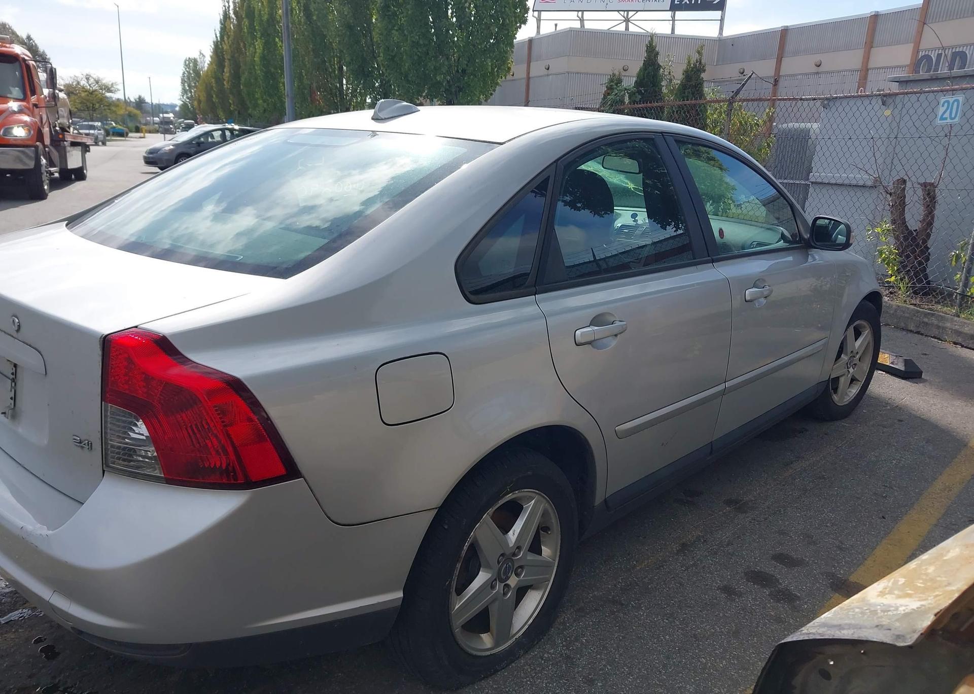 2010 VOLVO S40