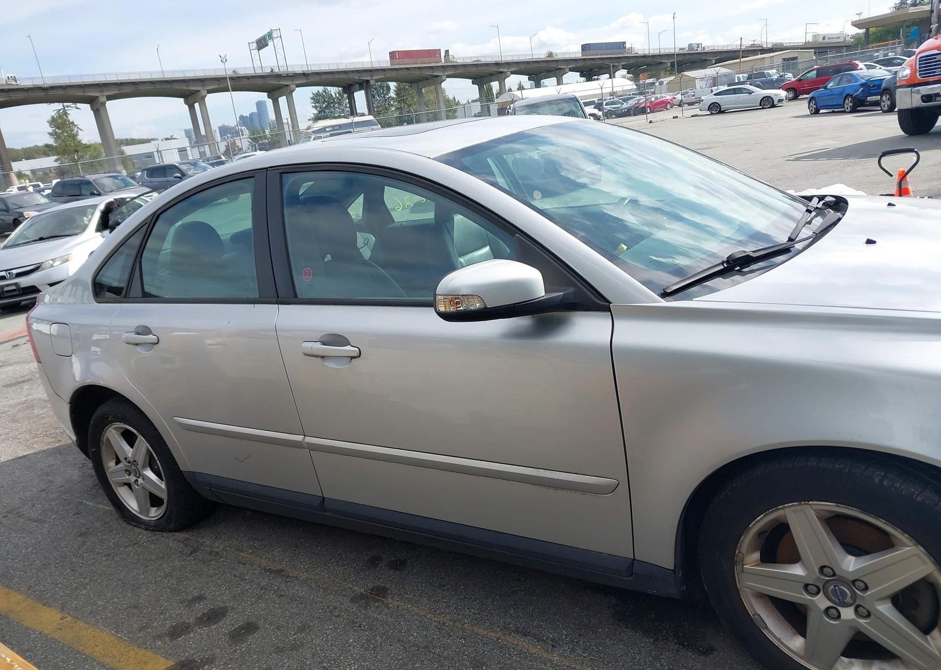 2010 VOLVO S40
