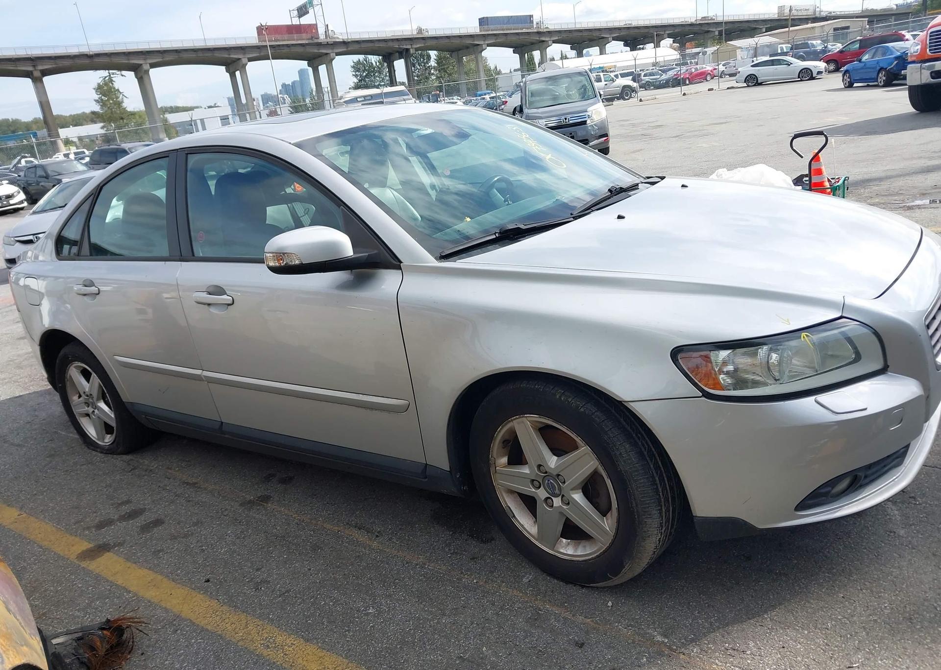2010 VOLVO S40