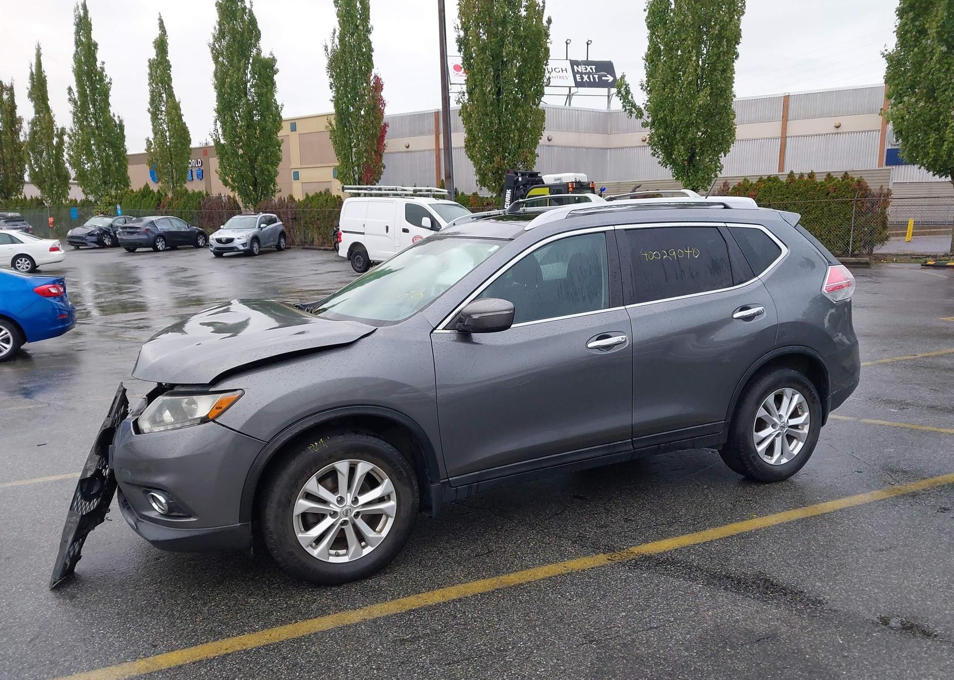 2014 NISSAN ROGUE