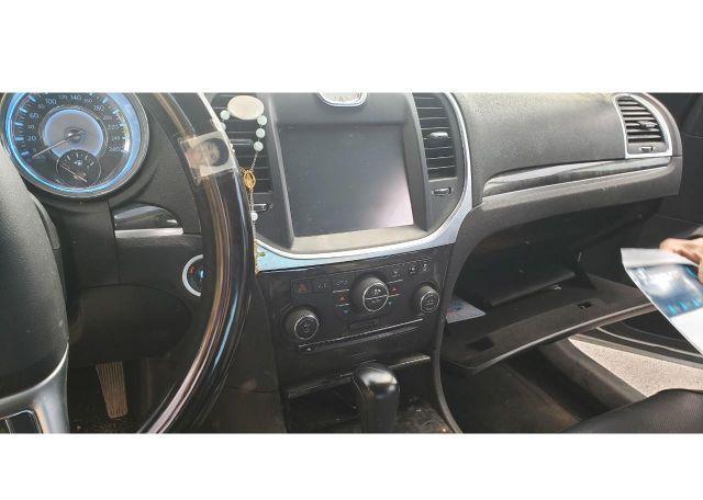 2011 CHRYSLER 300C