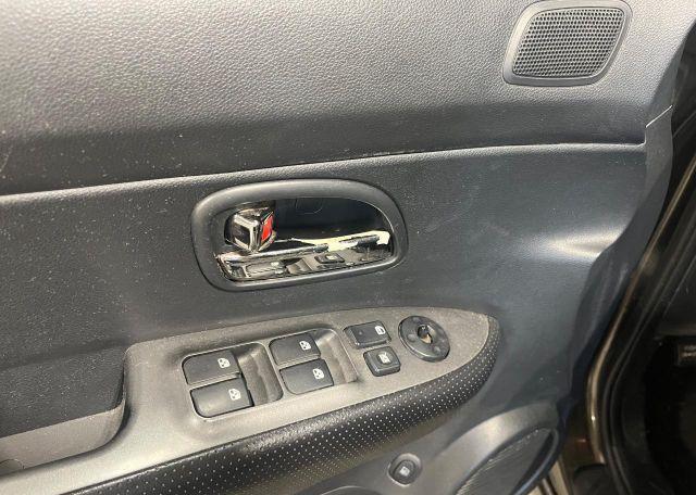2012 KIA RONDO