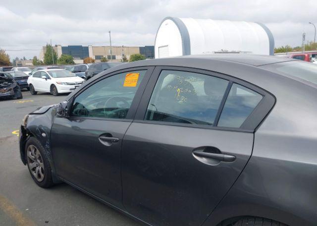 2010 MAZDA 3 I