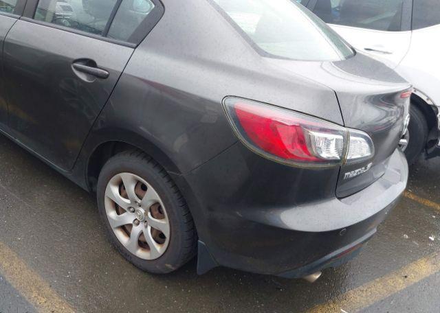 2010 MAZDA 3 I