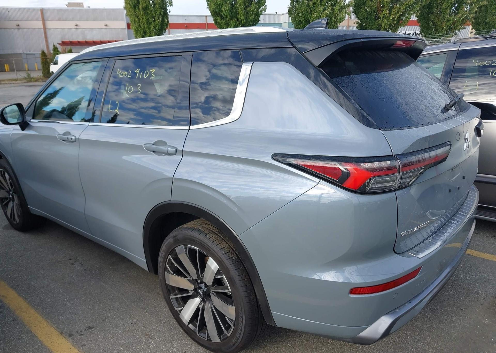 2025 MITSUBISHI OUTLANDER SEL
