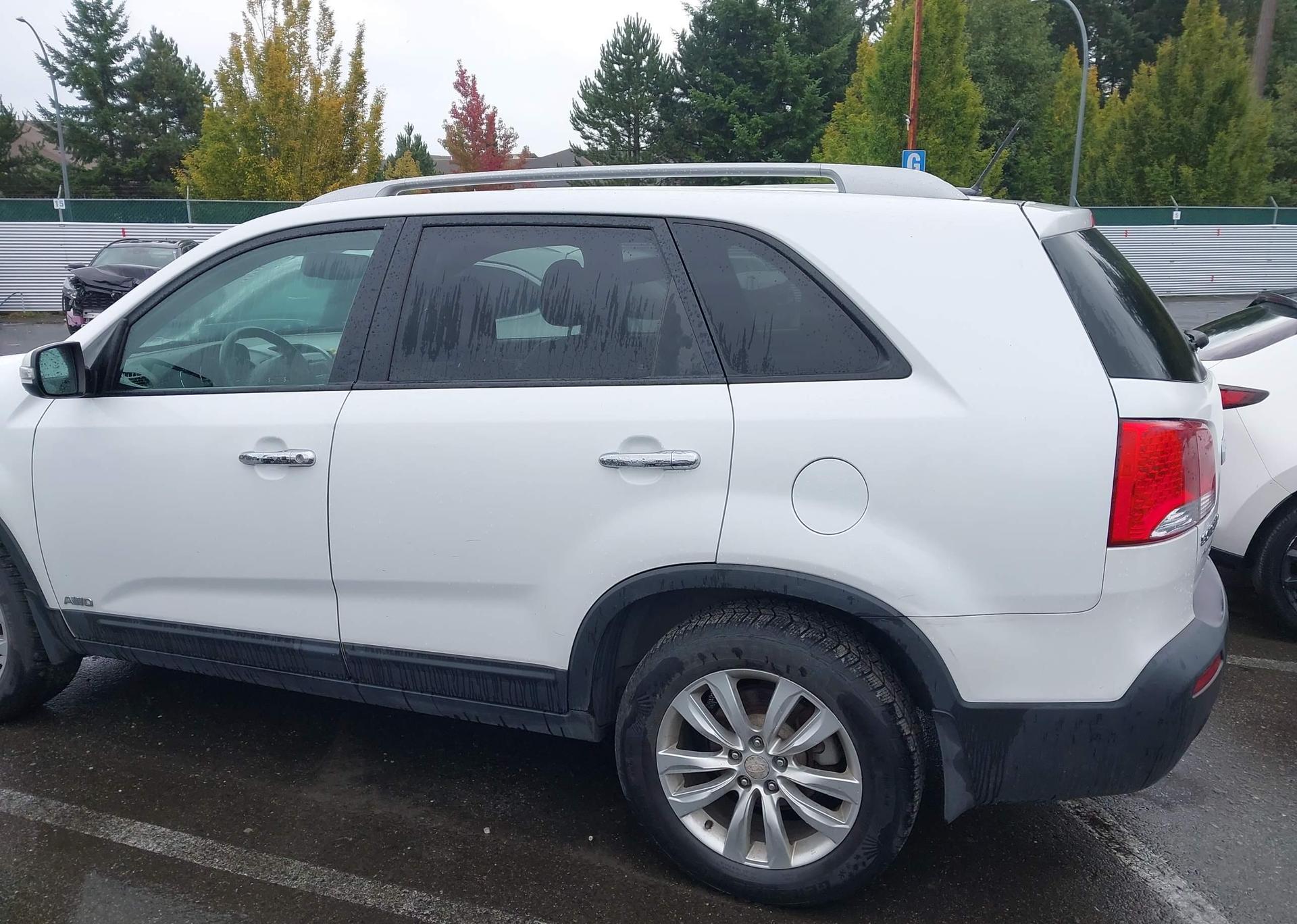 2011 KIA SORENTO EX