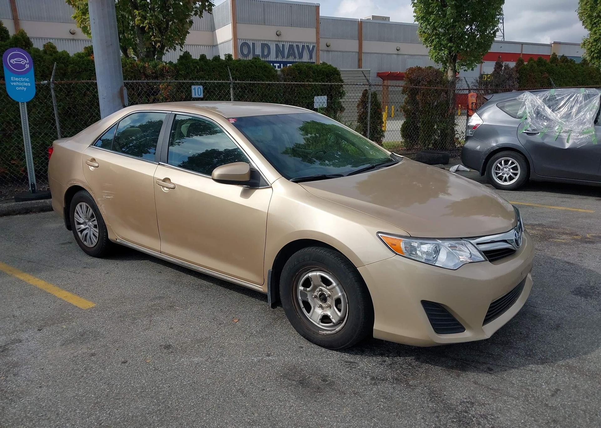 2012 TOYOTA CAMRY