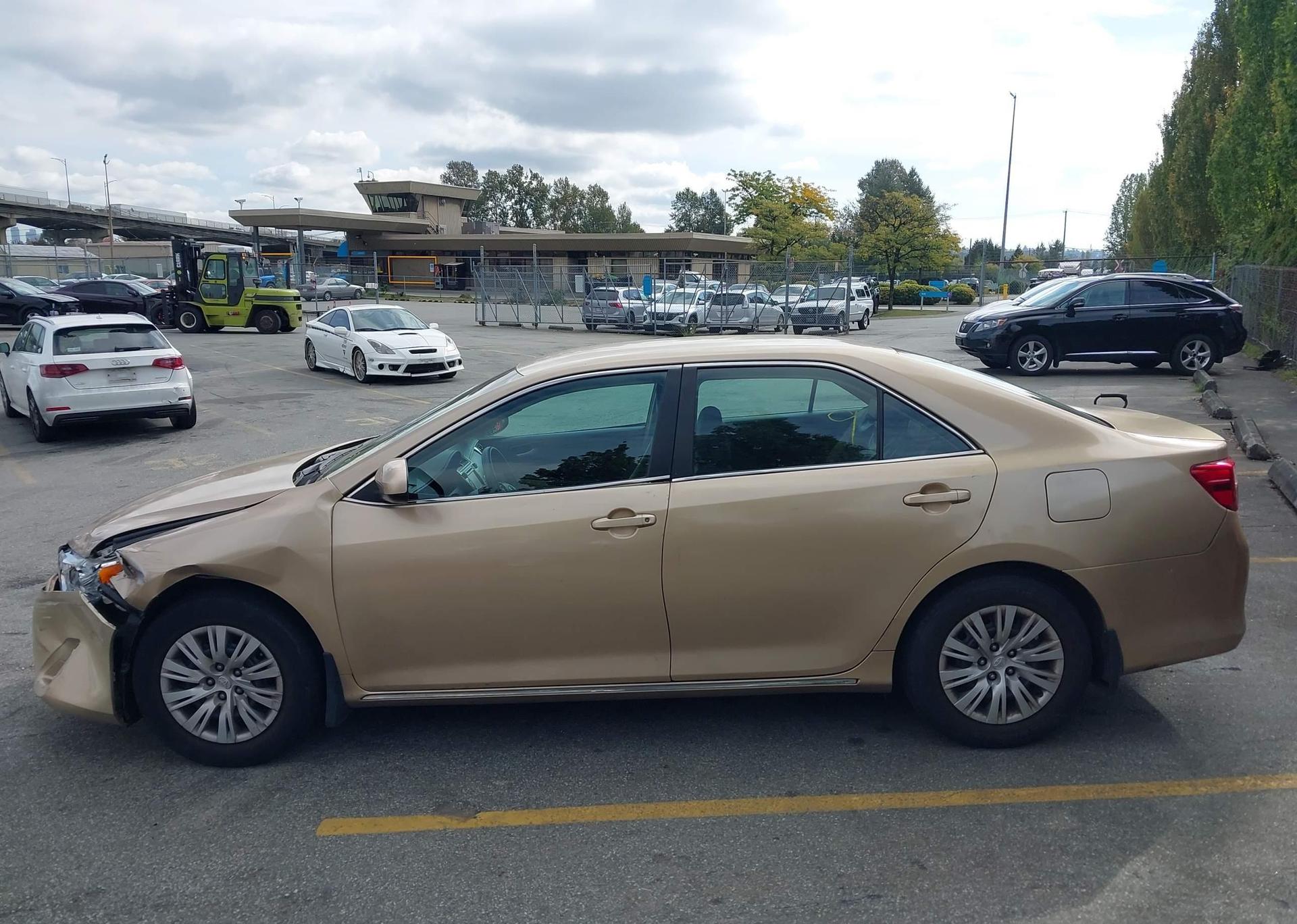 2012 TOYOTA CAMRY