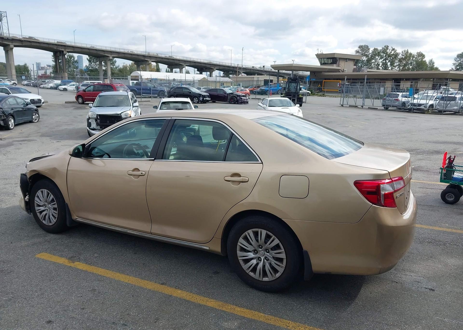 2012 TOYOTA CAMRY