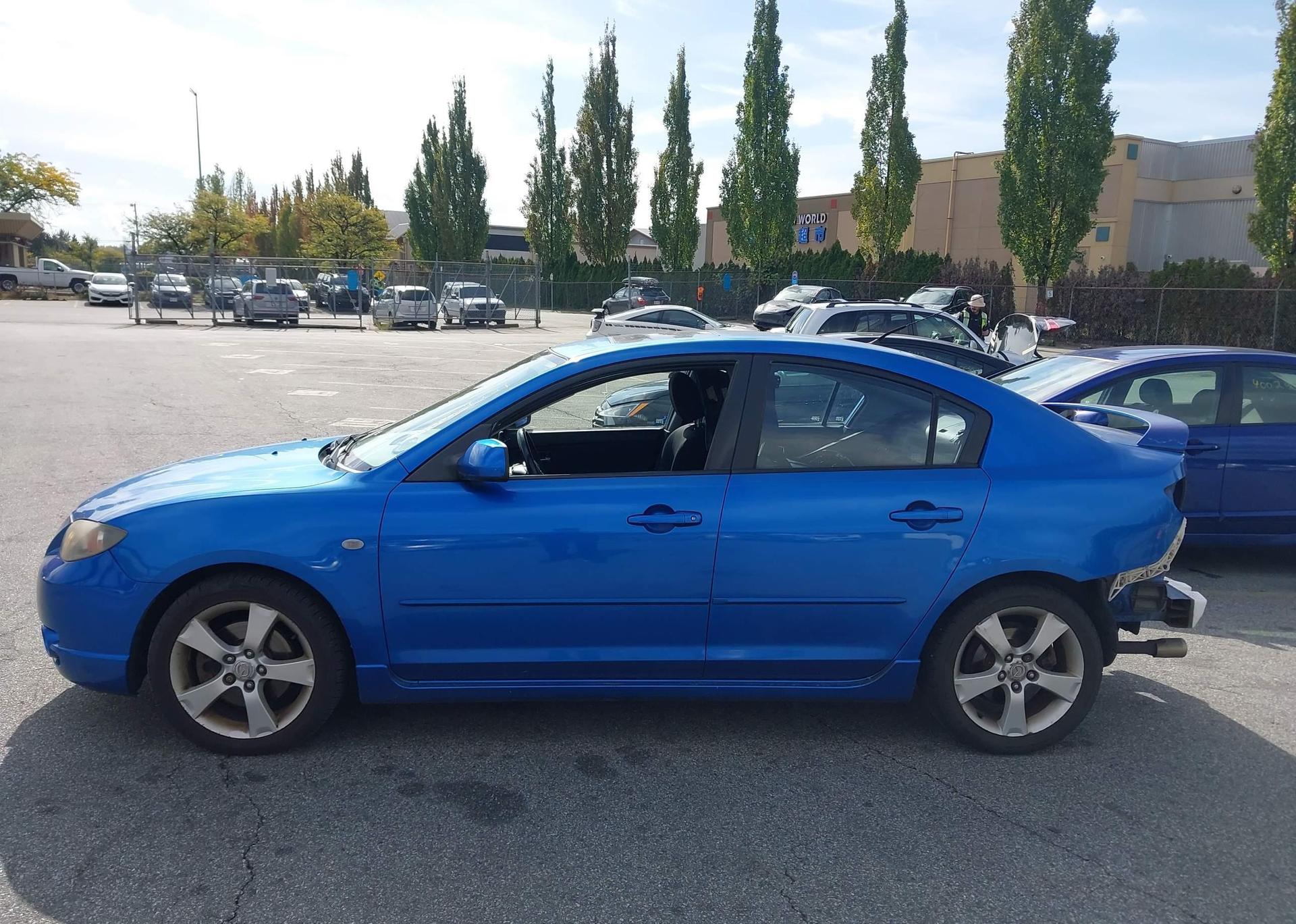 2005 MAZDA 3 S