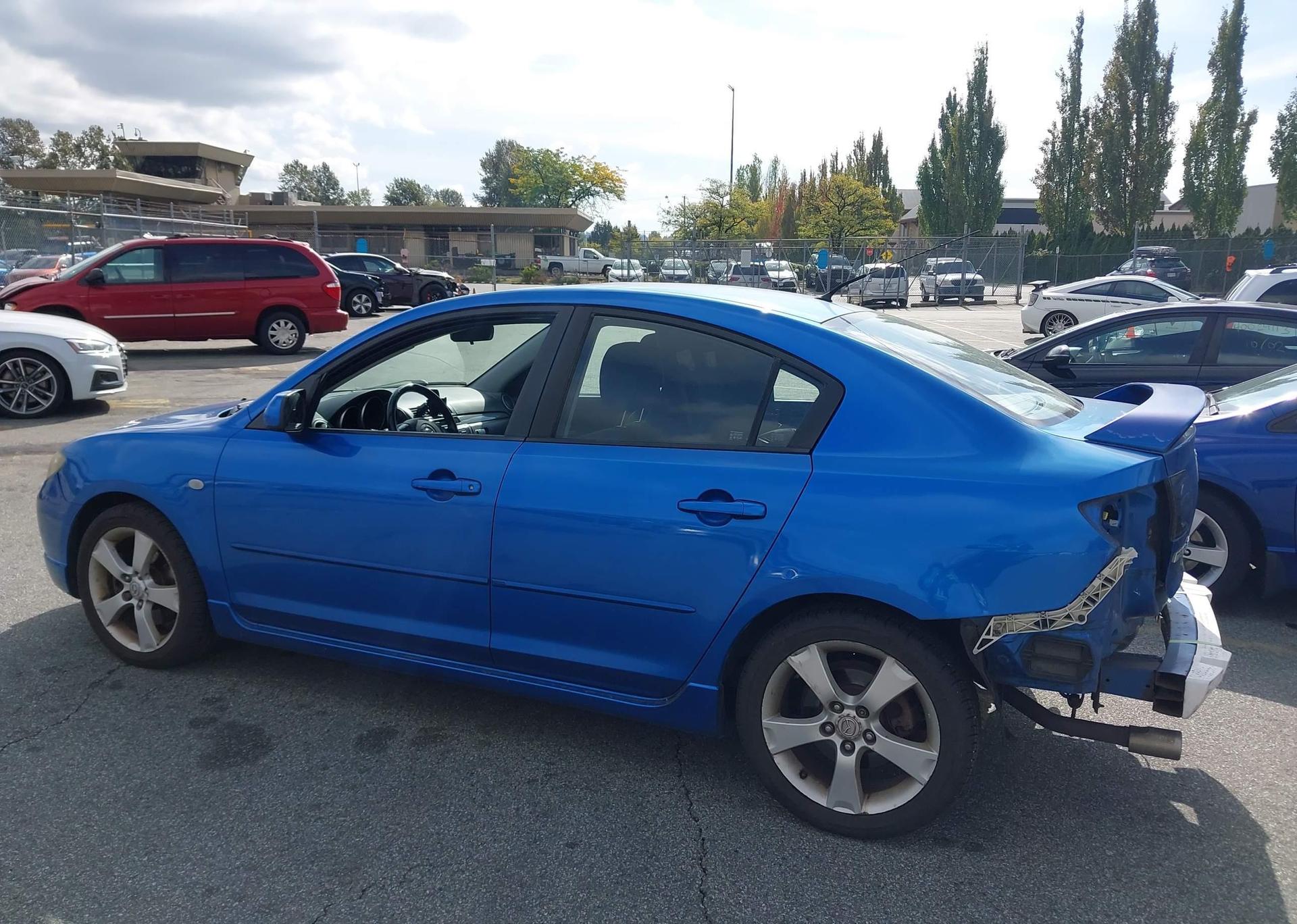 2005 MAZDA 3 S