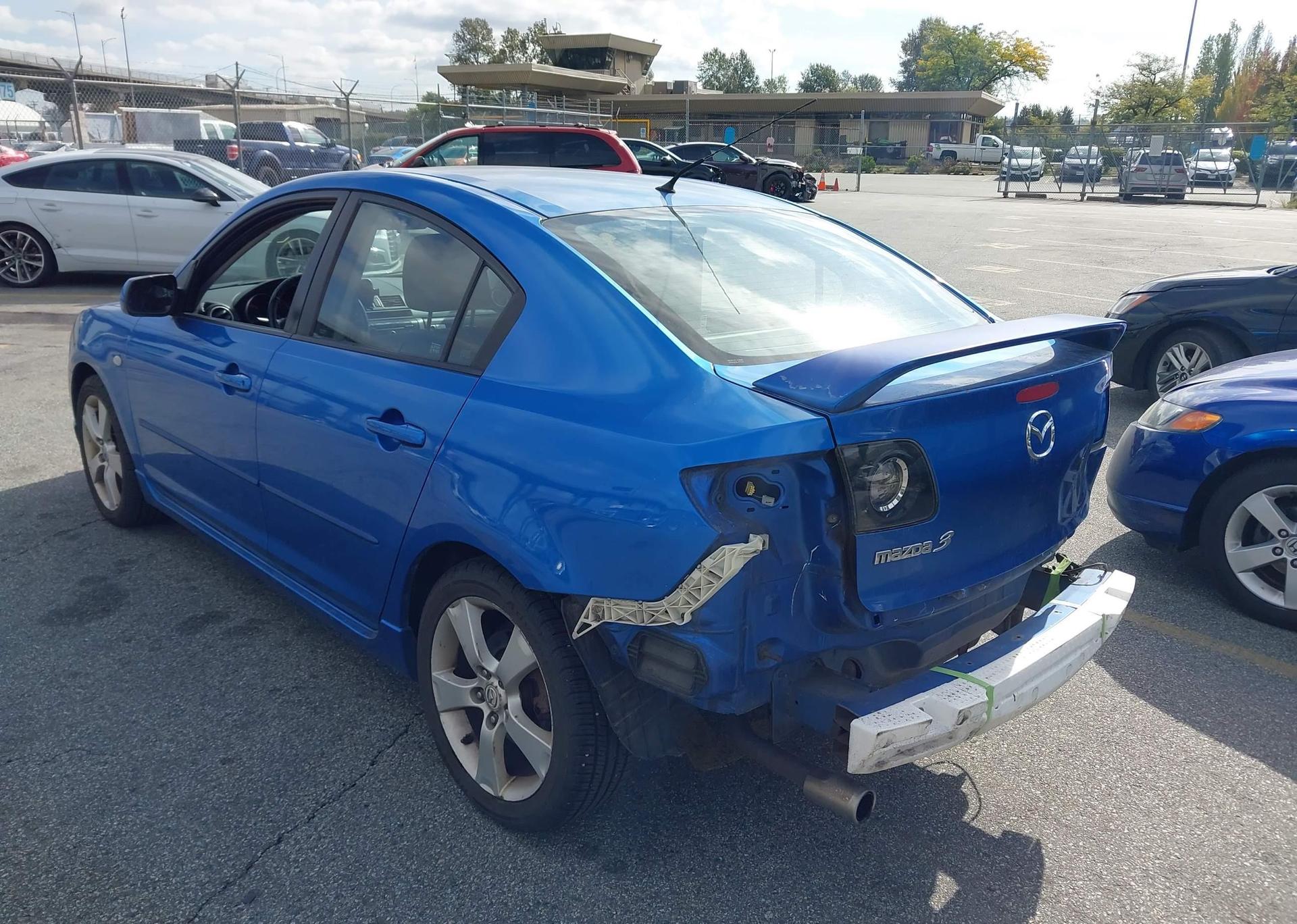 2005 MAZDA 3 S