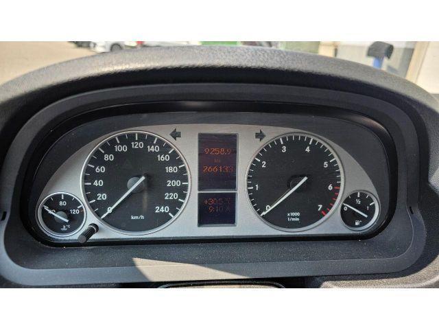 2011 MERCEDES-BENZ B200 T