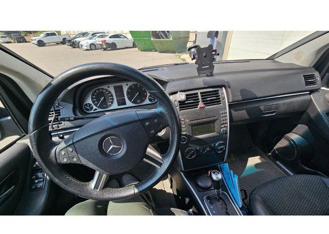 2011 MERCEDES-BENZ B200 T