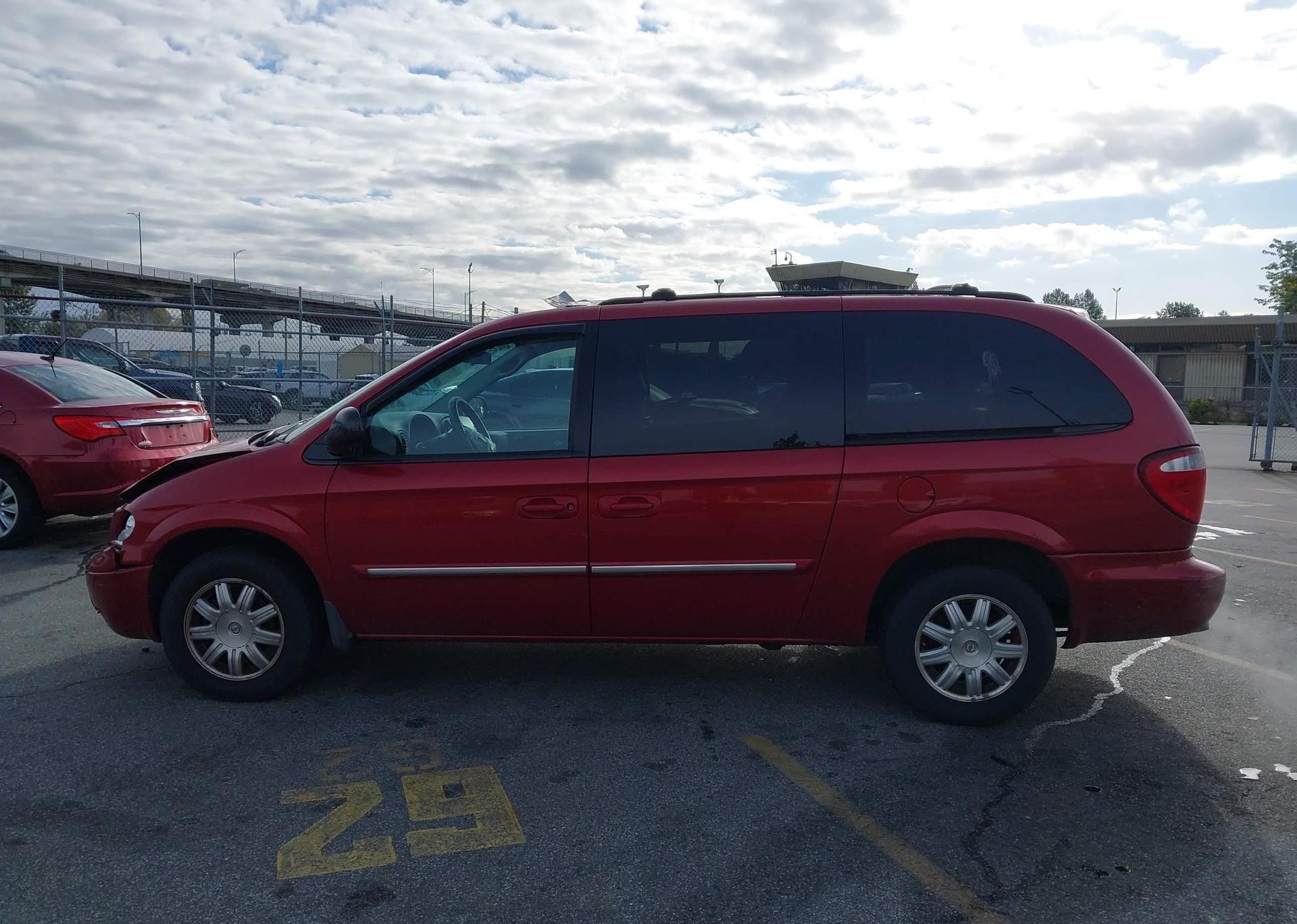 2006 CHRYSLER TOWN & COUNTRY TOURING