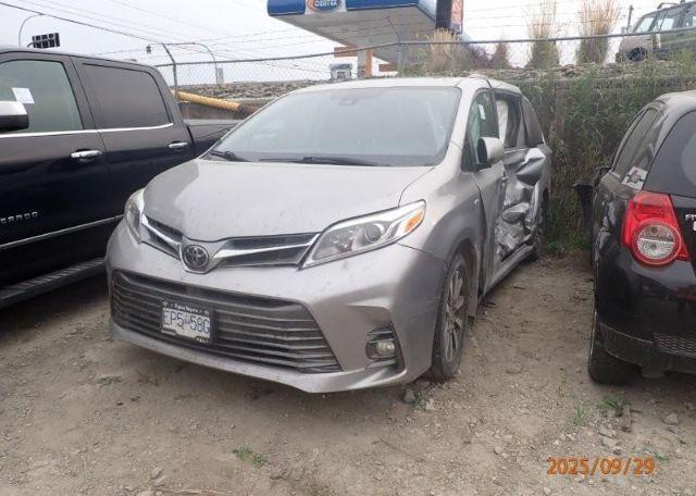 2018 TOYOTA SIENNA XLE