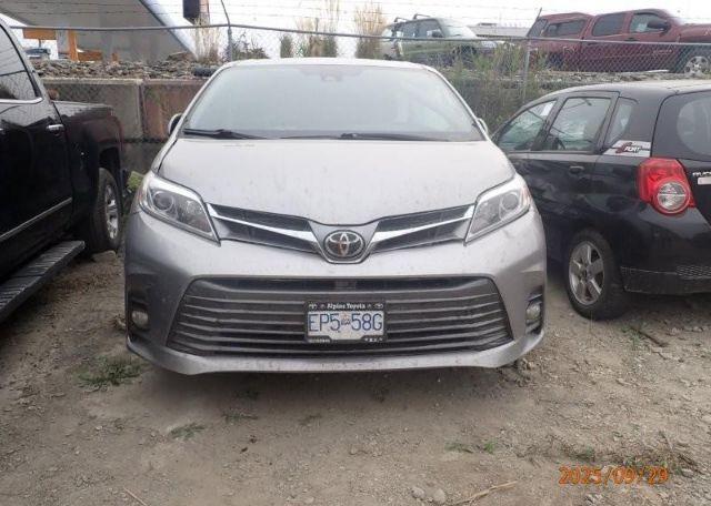 2018 TOYOTA SIENNA XLE