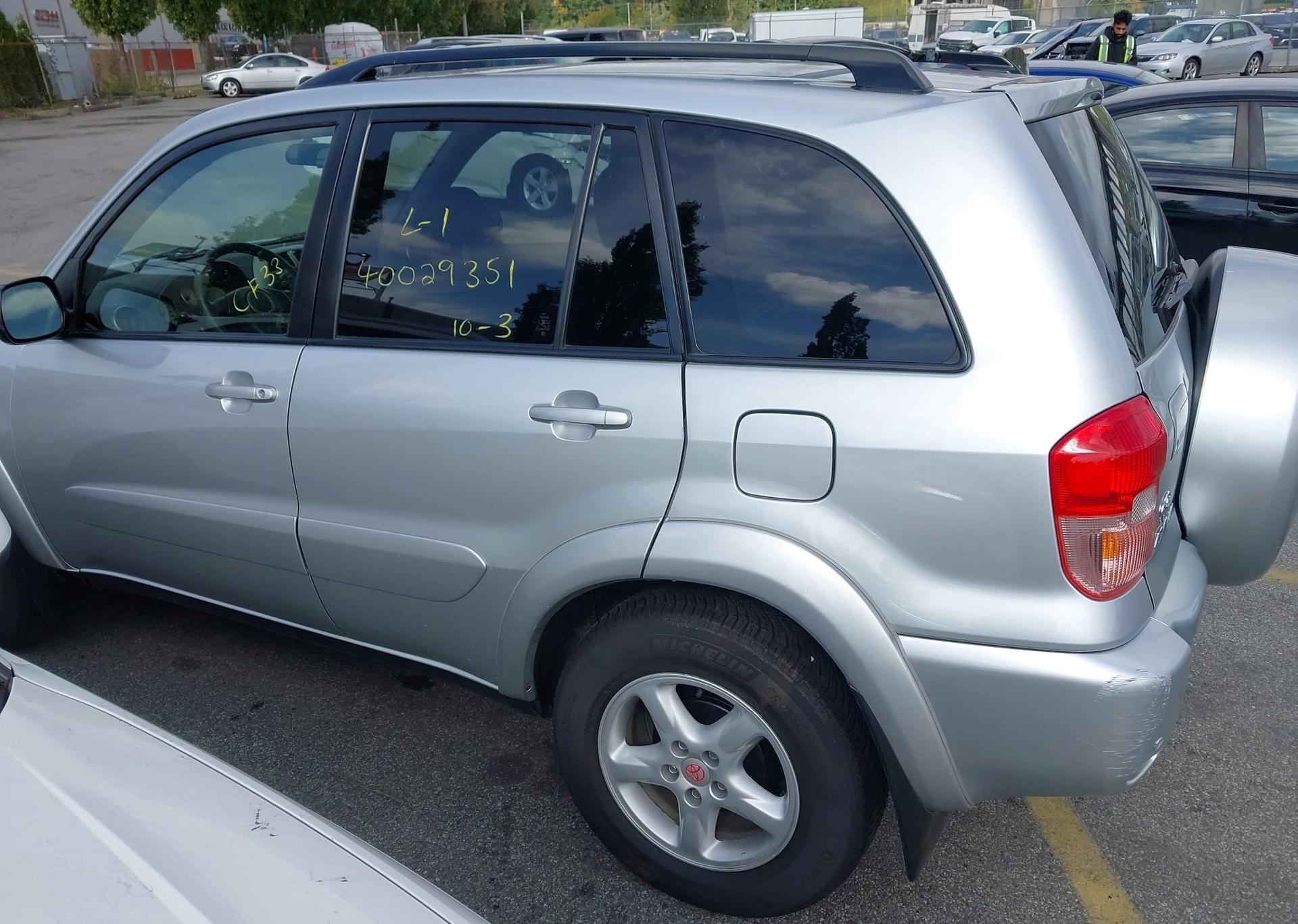 2002 TOYOTA RAV4