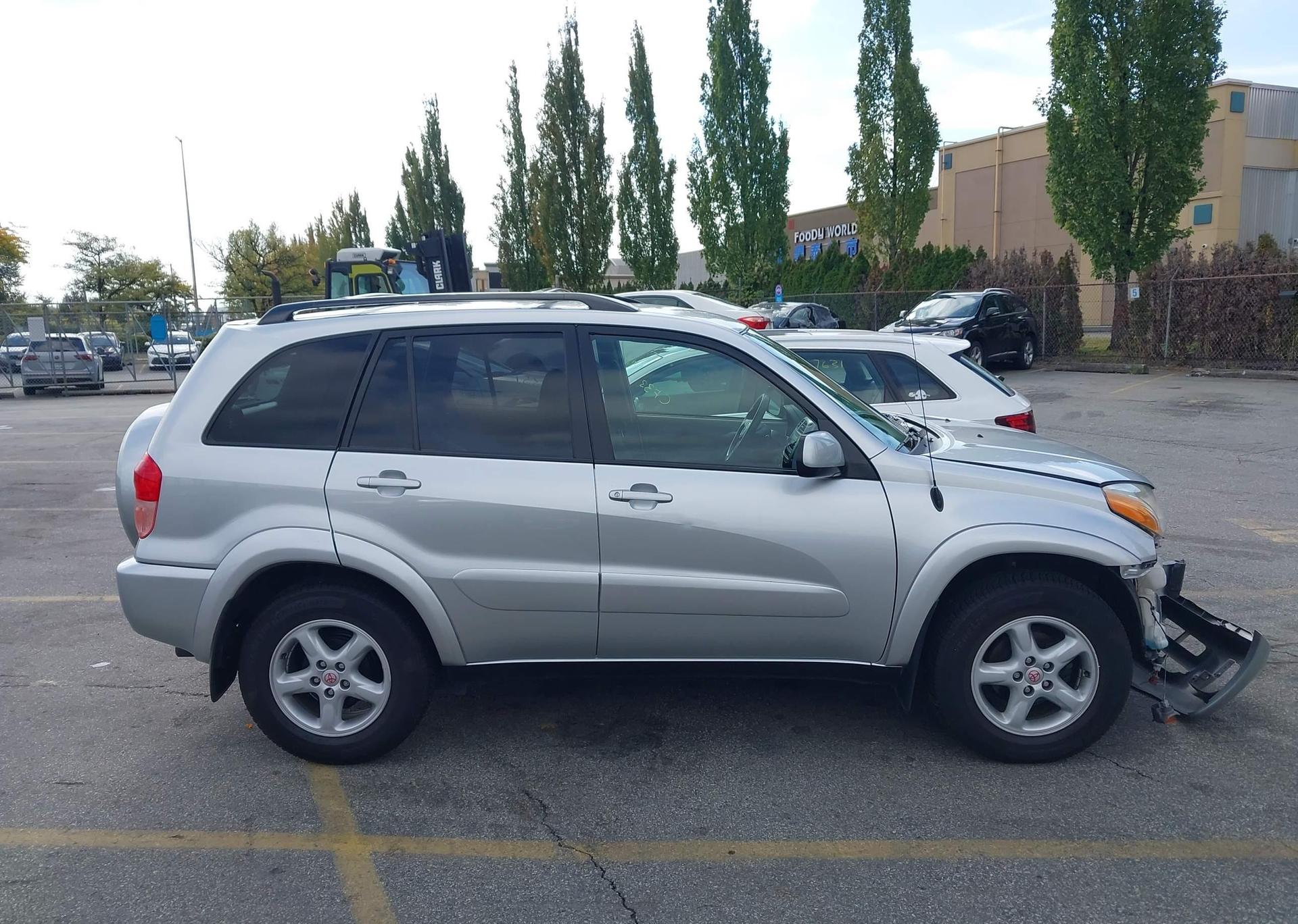 2002 TOYOTA RAV4