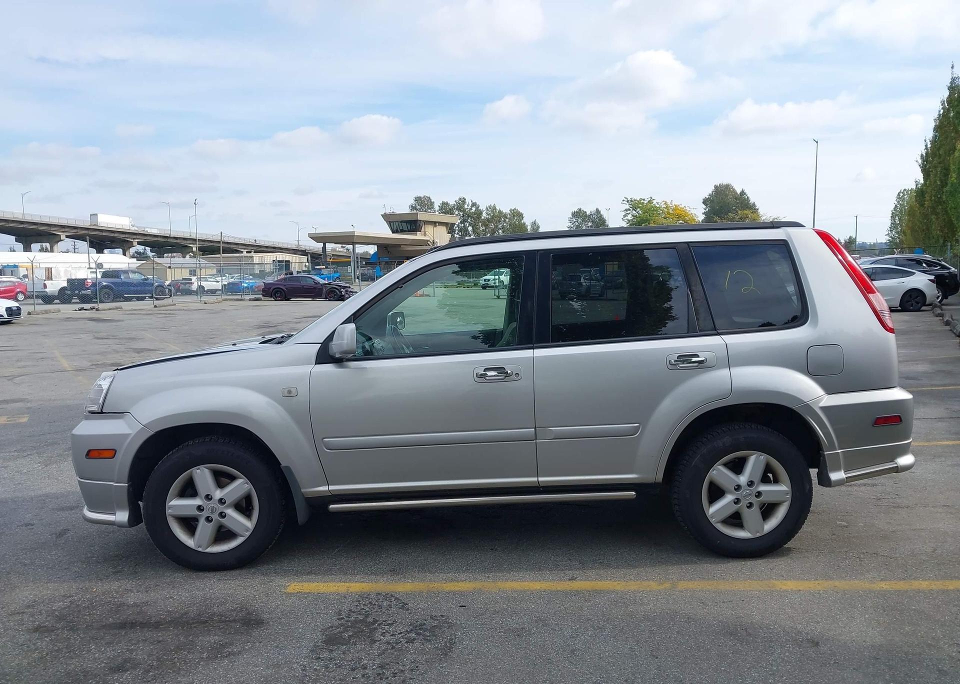 2006 NISSAN X-TRAIL XE