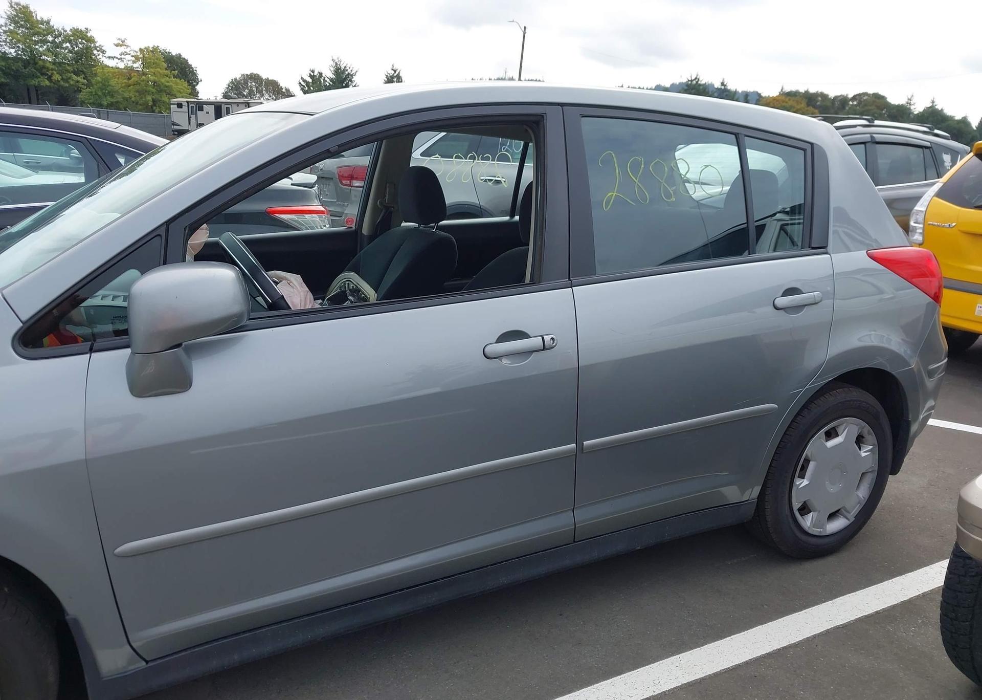 2011 NISSAN VERSA S