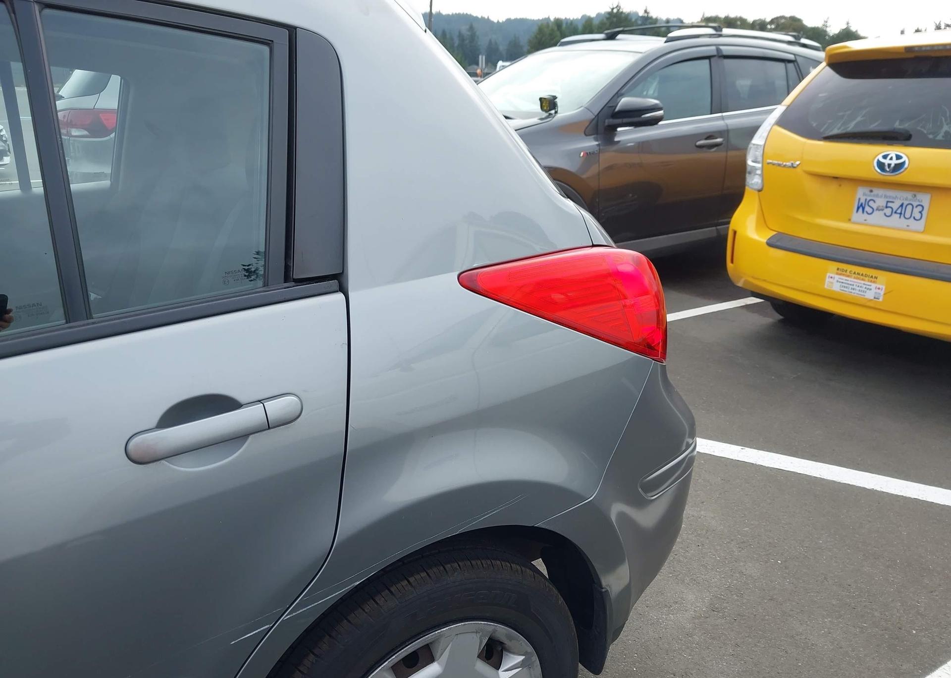 2011 NISSAN VERSA S