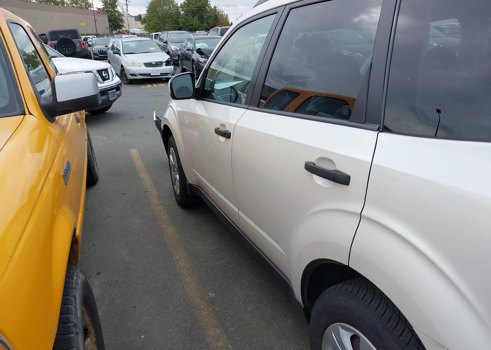 2010 SUBARU FORESTER XS