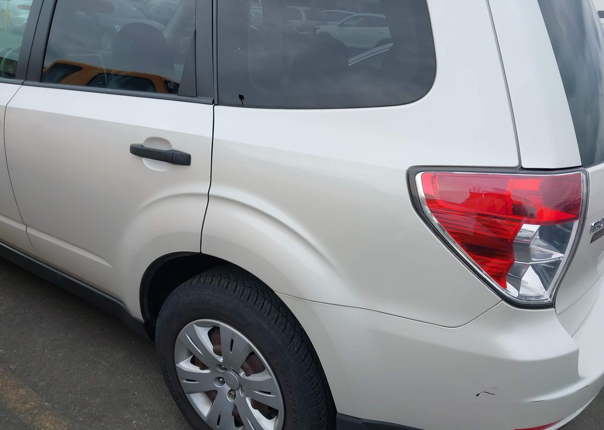 2010 SUBARU FORESTER XS