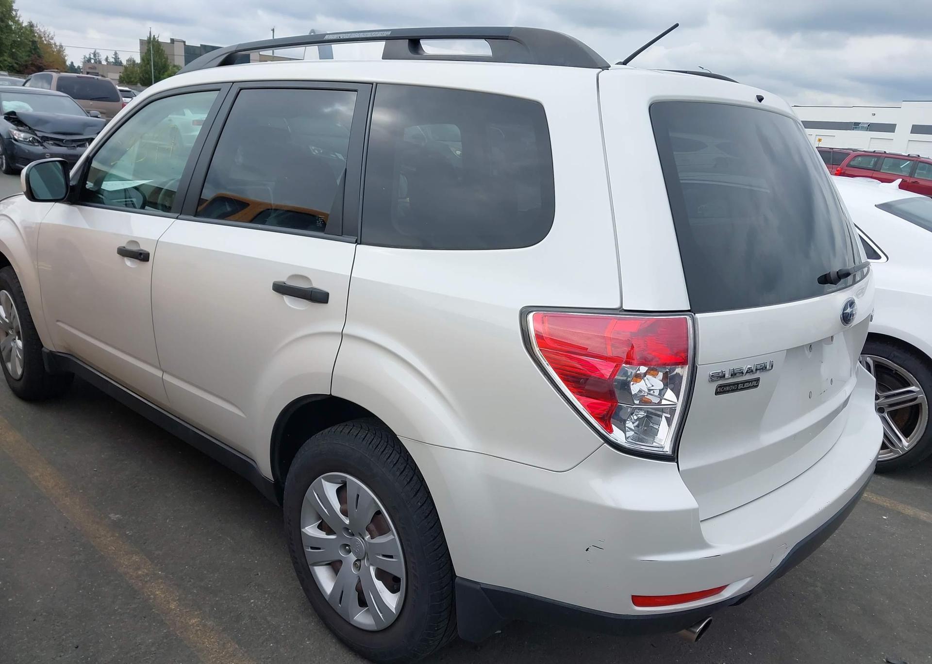 2010 SUBARU FORESTER XS