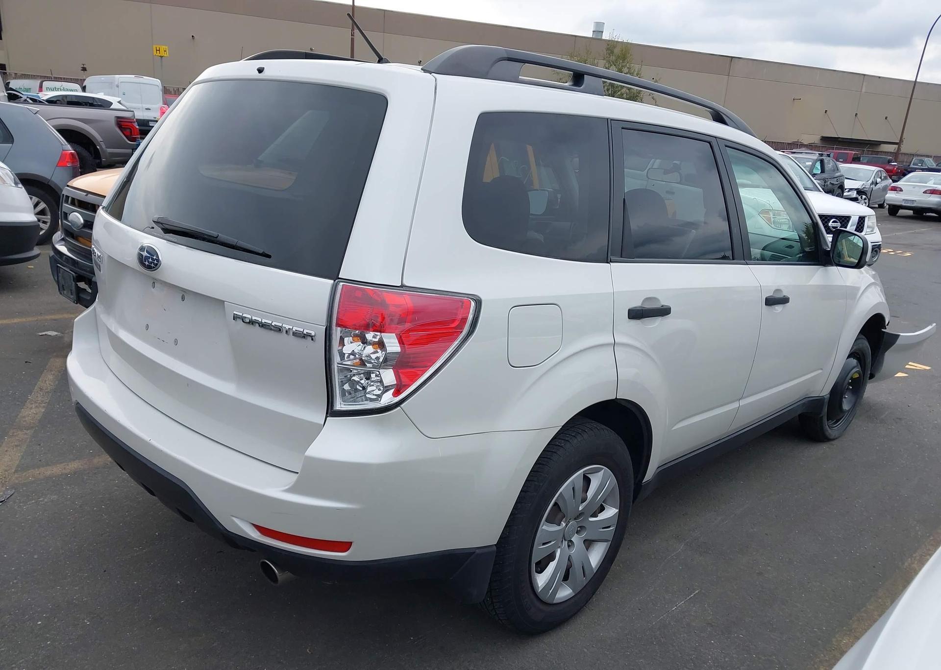 2010 SUBARU FORESTER XS