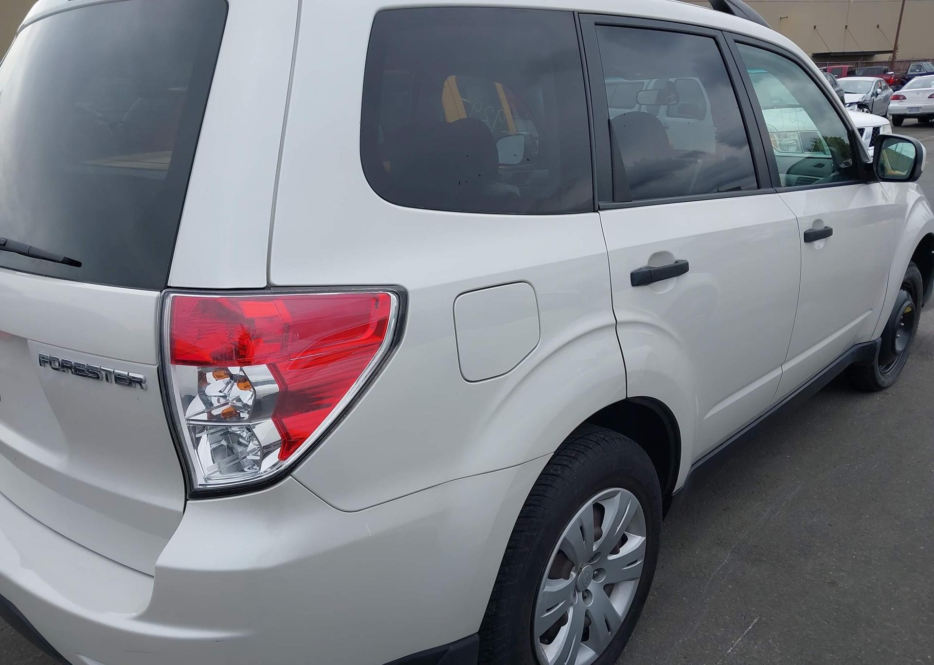 2010 SUBARU FORESTER XS