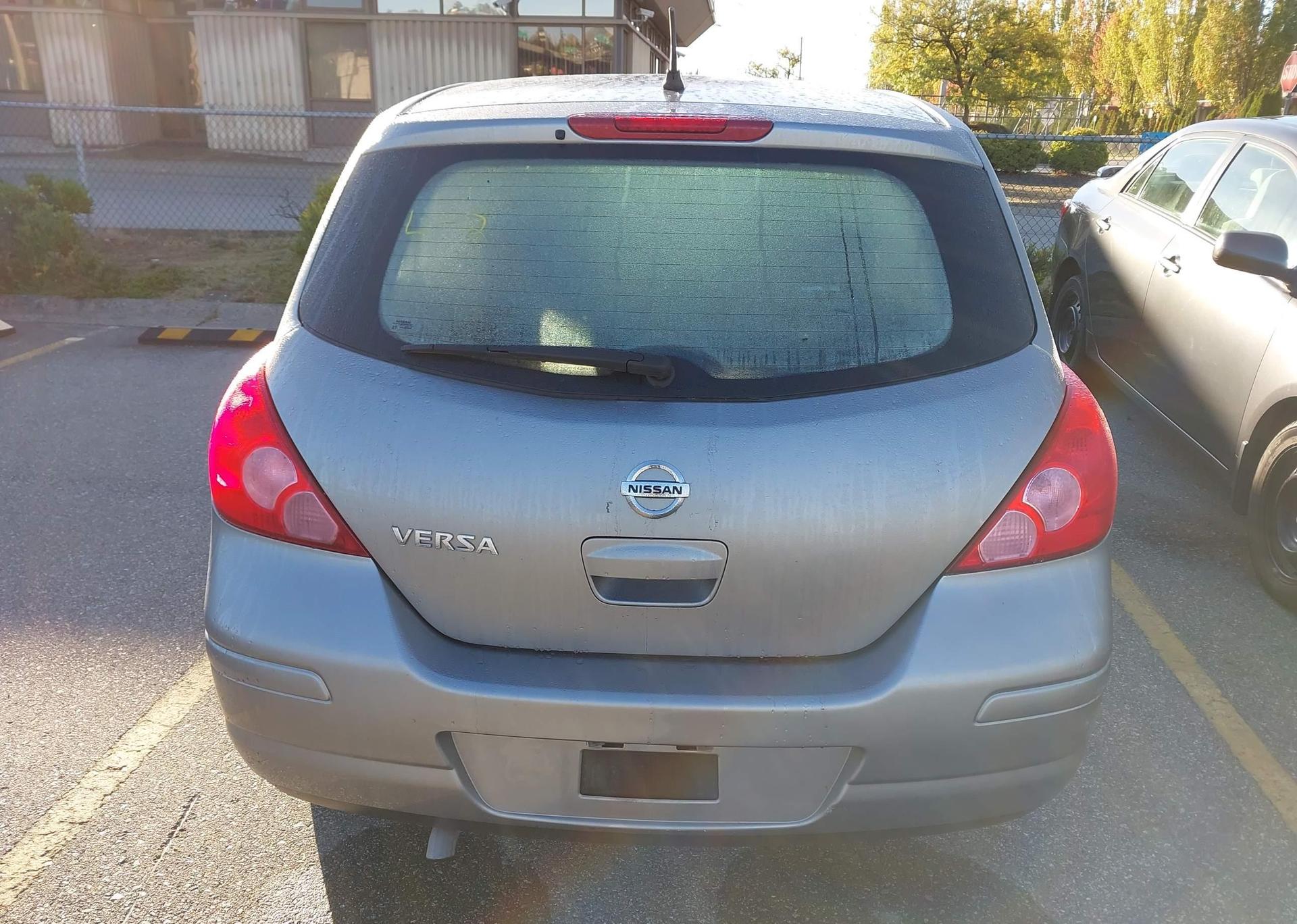 2011 NISSAN VERSA