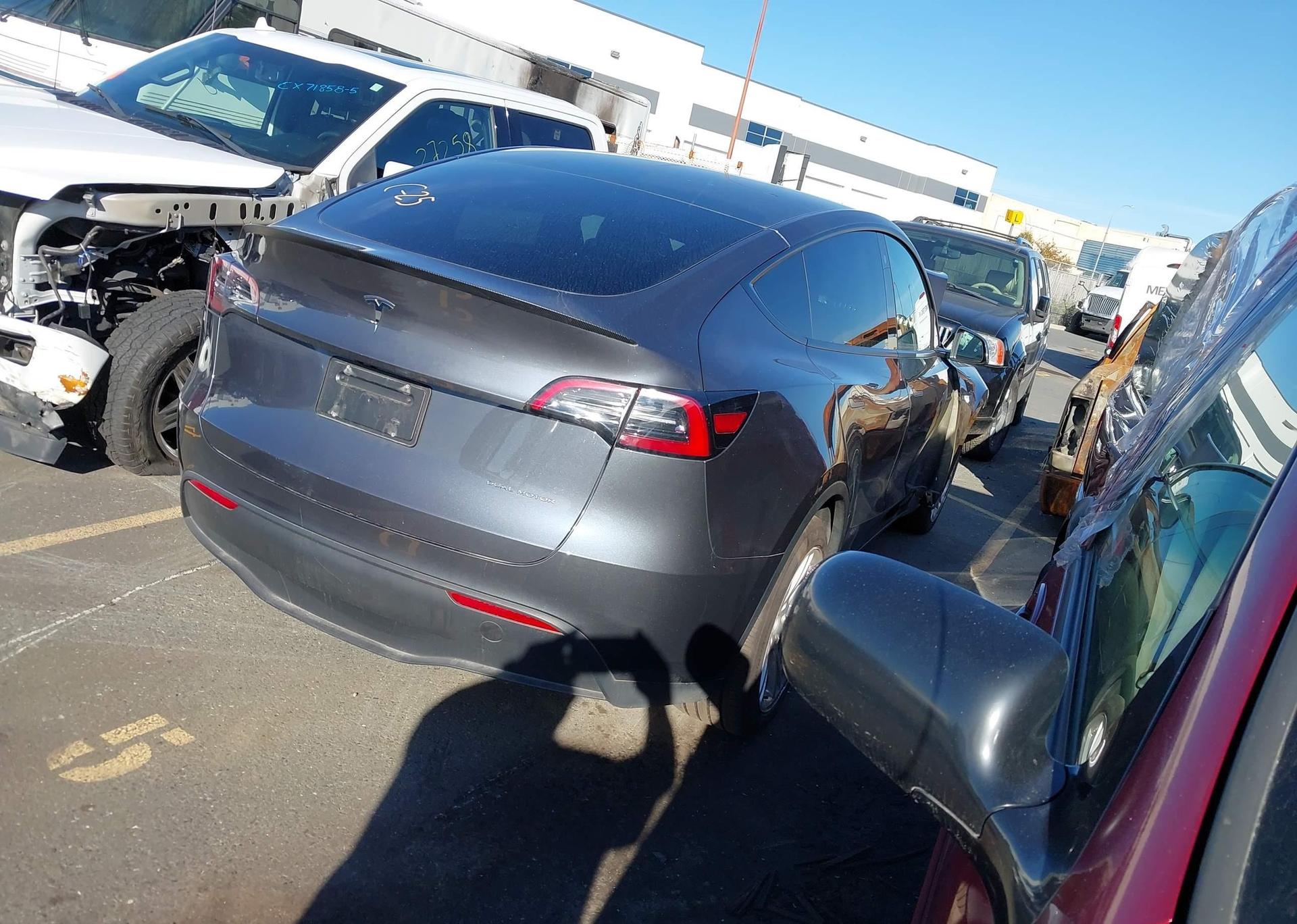 2023 TESLA MODEL Y
