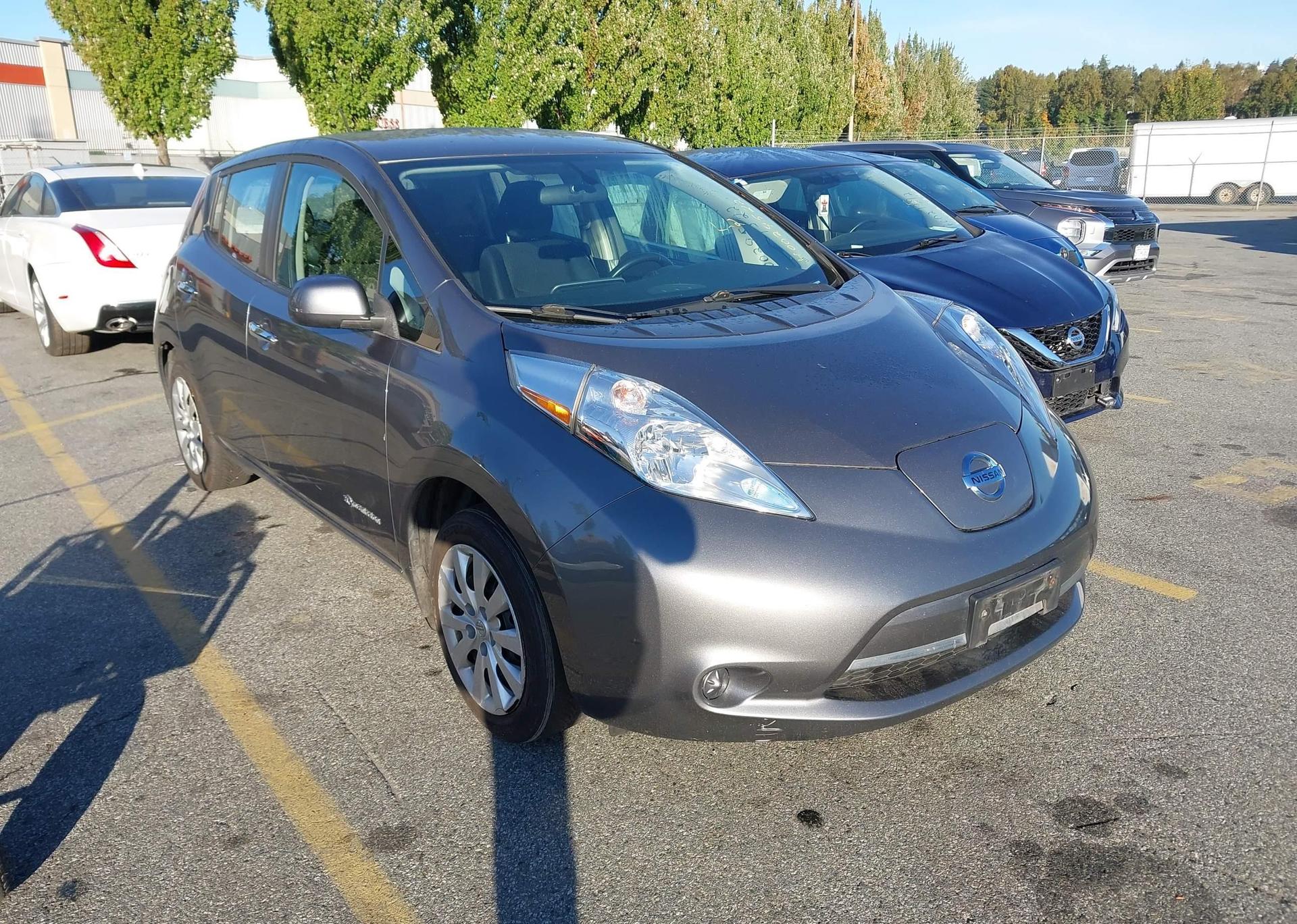 2016 NISSAN LEAF