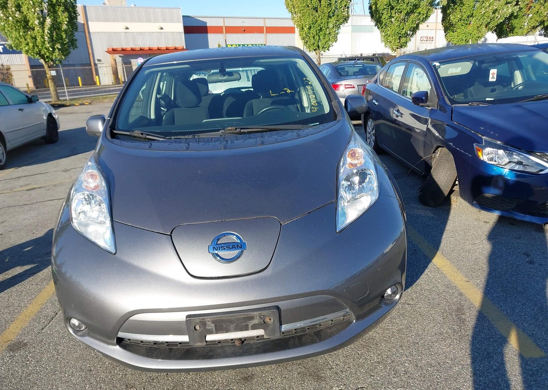 2016 NISSAN LEAF